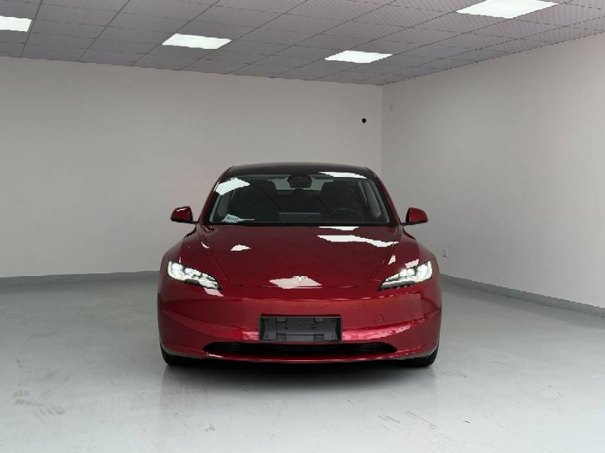 Tesla Model 3 2024 car image #2