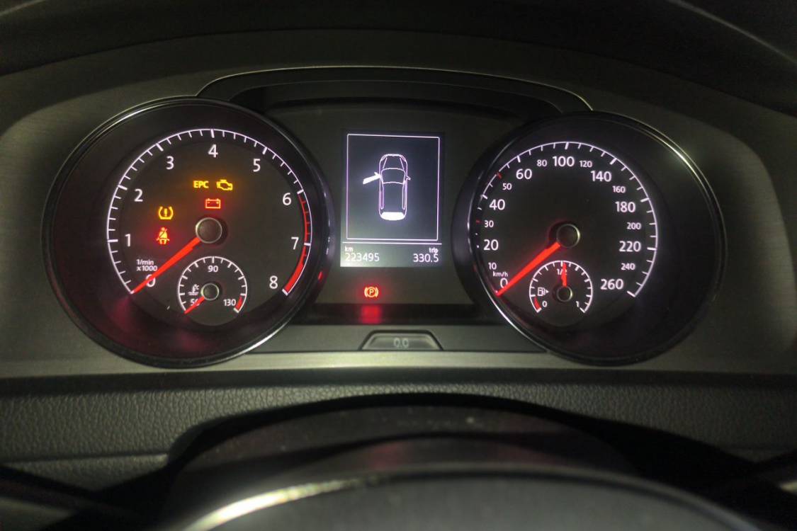 Volkswagen Golf 2014 car image #25