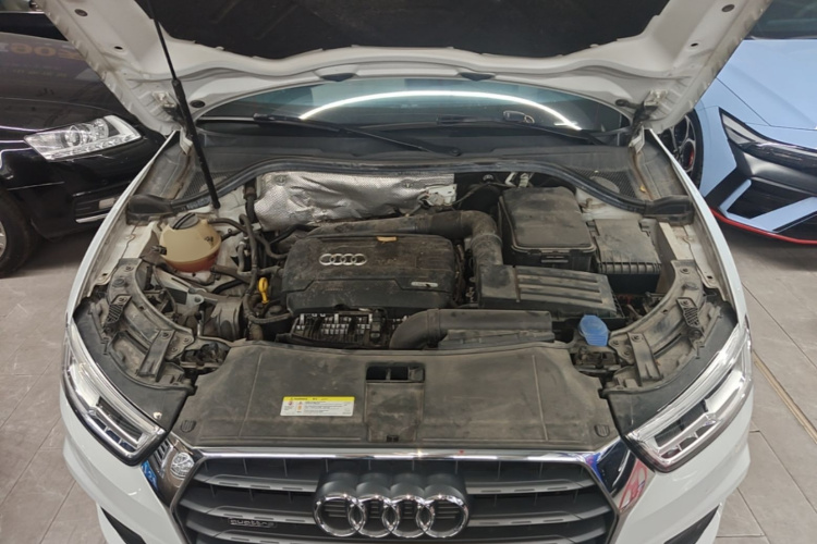 Audi Q3 2017 car image #22