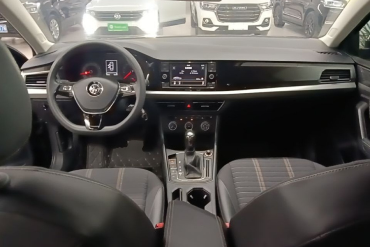 Volkswagen Lavida 2019 #10 Volkswagen Lavida 2019 car image #10