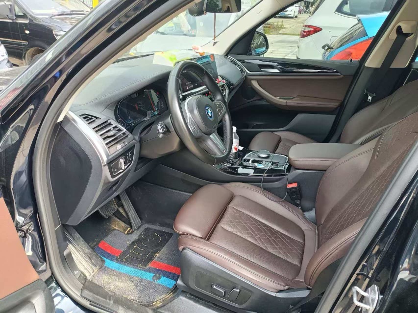 BMW iX3 2024 #2 BMW iX3 2024 immagine di auto #2