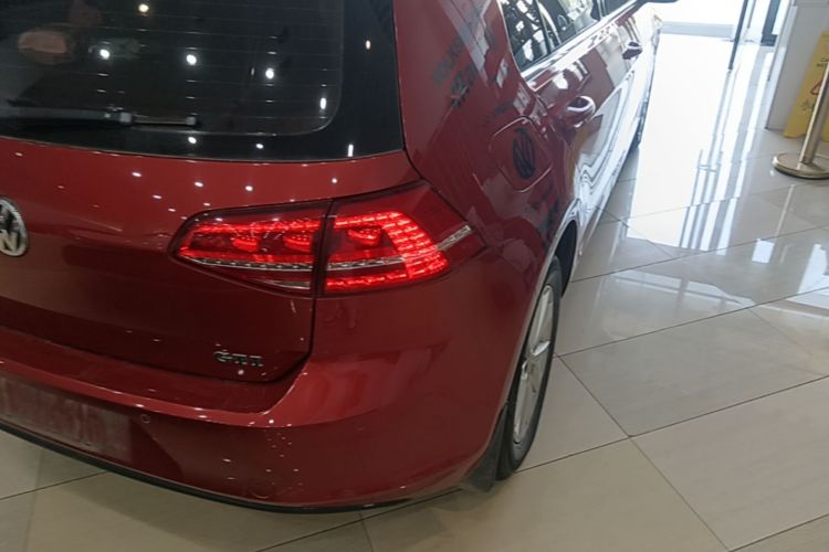 Volkswagen Golf 2015 car image #8