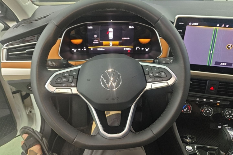 Volkswagen Bora 2023 car image #15