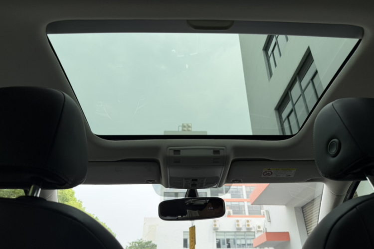 Volkswagen Golf 2019 car image #24