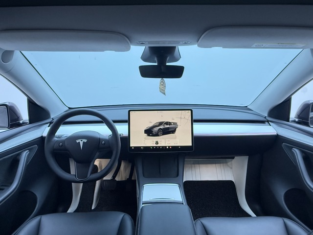 Tesla Model Y 2024 #4 Tesla Model Y 2024 car image #4