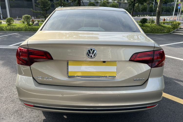 Volkswagen Bora 2018 car image #4