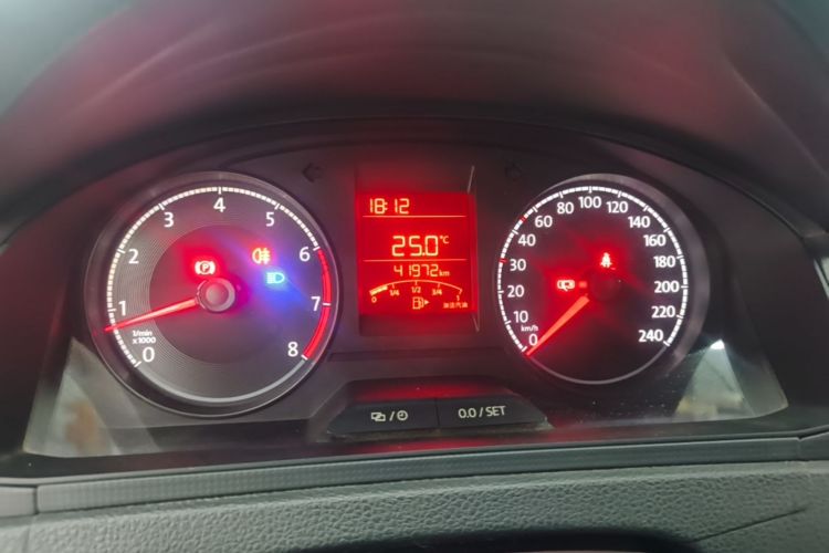 Volkswagen Santana 2018 car image #16