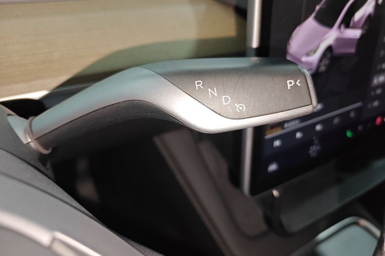 Tesla Model Y 2023 #14 Tesla Model Y 2023 car image #14