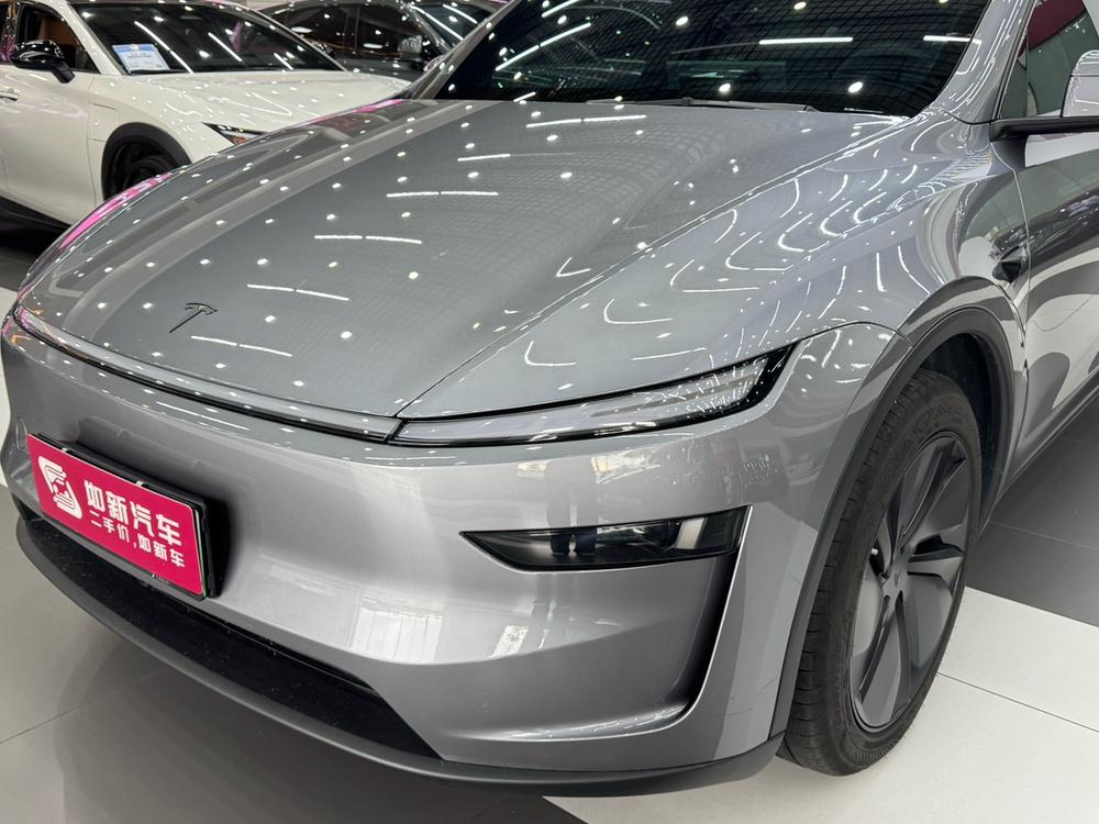 Tesla Model Y 2026 #7 Tesla Model Y 2026 car image #7