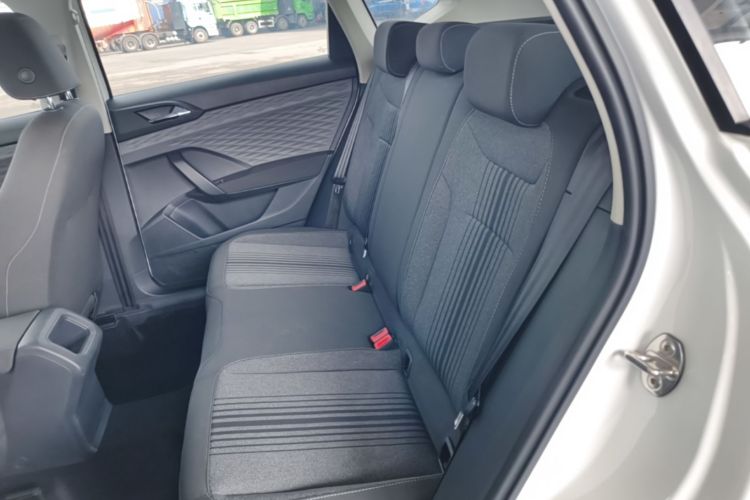 Volkswagen Tharu 2021 car image #17
