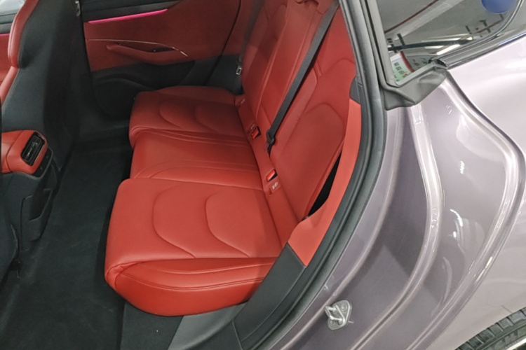 MI SU7 2024 car image #17