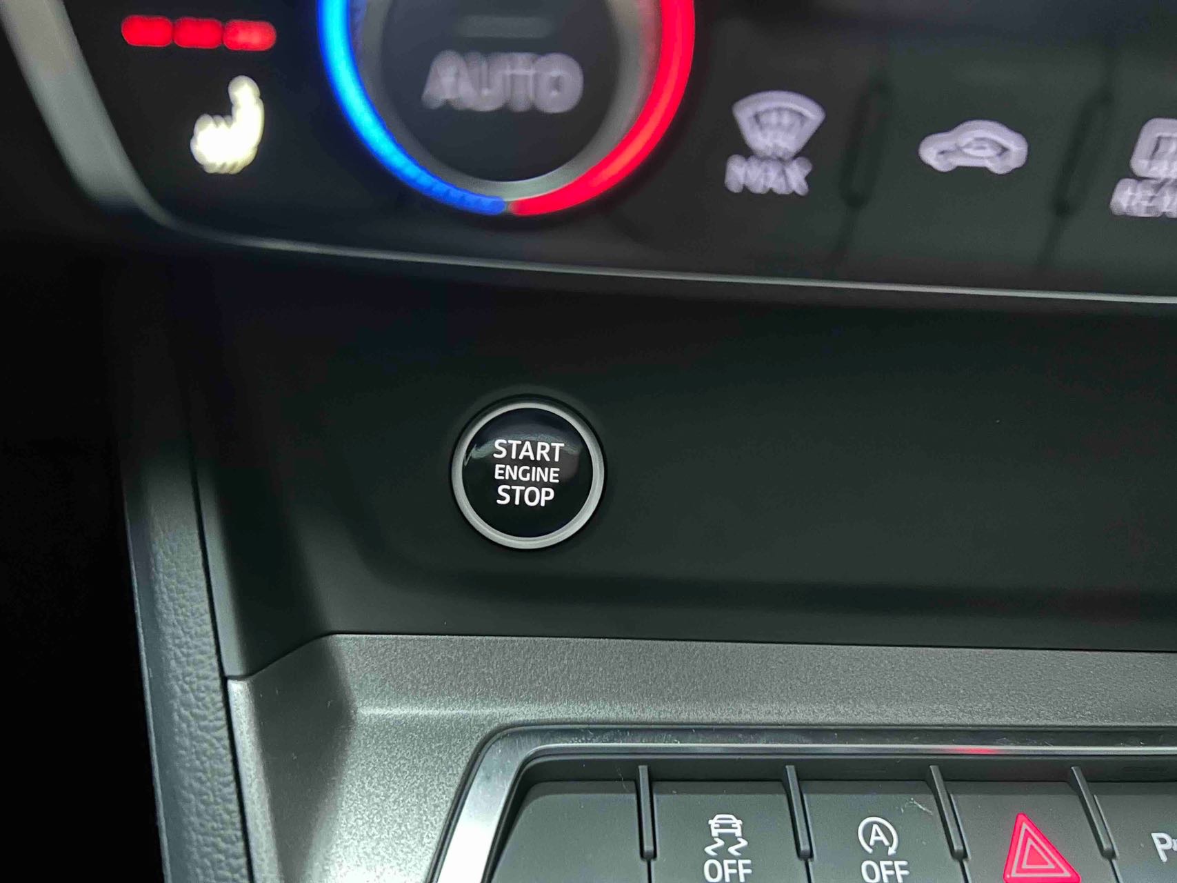 Audi Q3 2022 car image #4