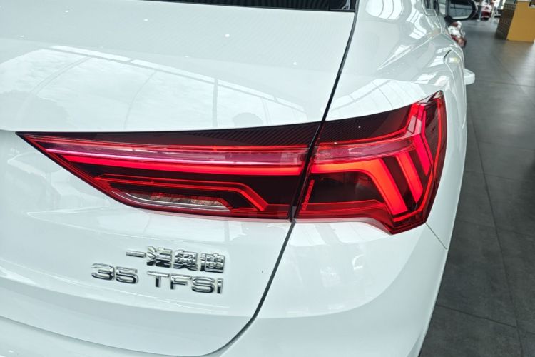 Audi Q3 2023 #8 Audi Q3 2023 car image #8