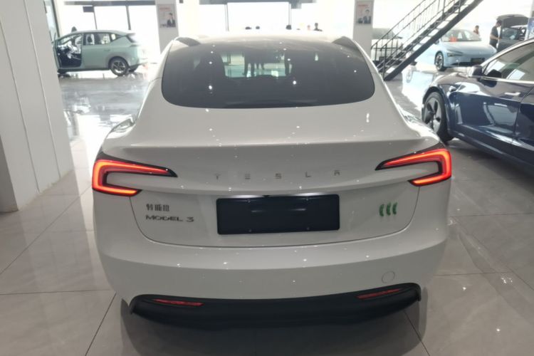 Tesla Model 3 2024 #4 Tesla Model 3 2024 car image #4