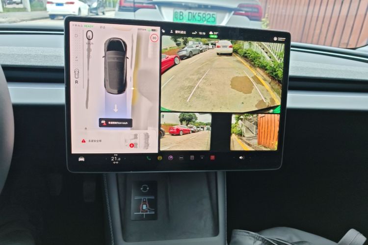 Tesla Model 3 2024 car image #13