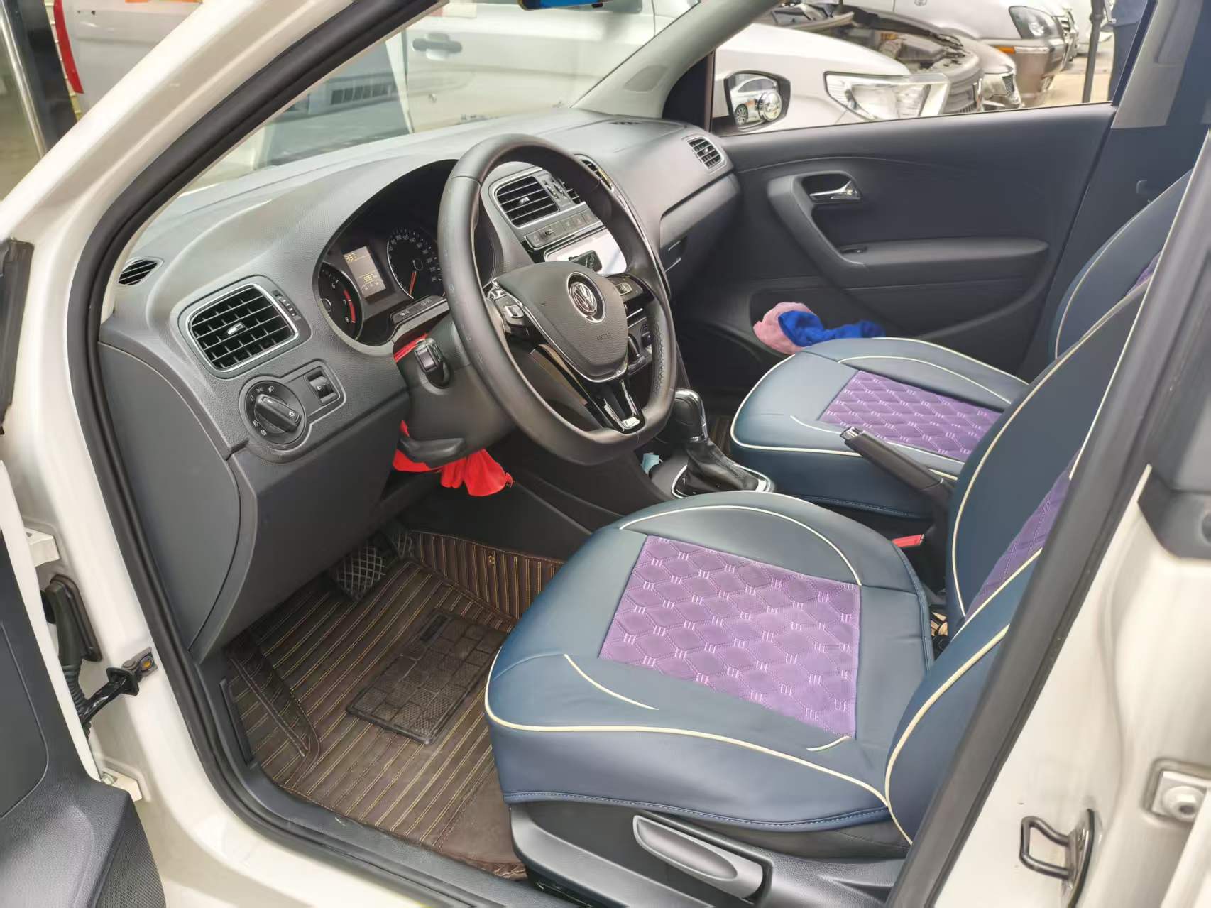 Volkswagen Polo 2018 car image #3