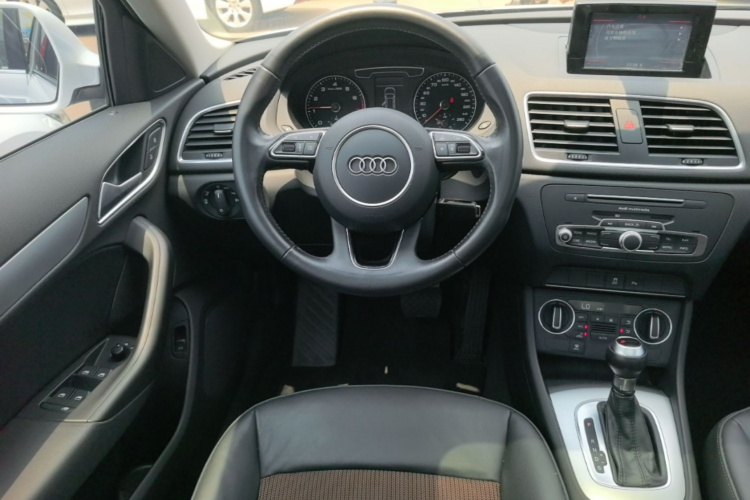 Audi Q3 2017 #11 Audi Q3 2017 car image #11