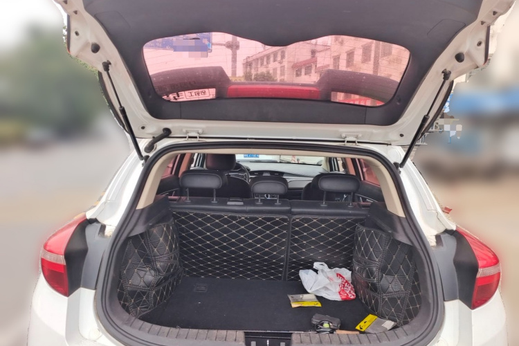 GEELY Emgrand GS 2017 car image #17