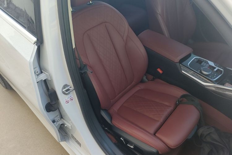 BMW 3 Series 2024 #24 BMW 3 Series 2024 car image #24