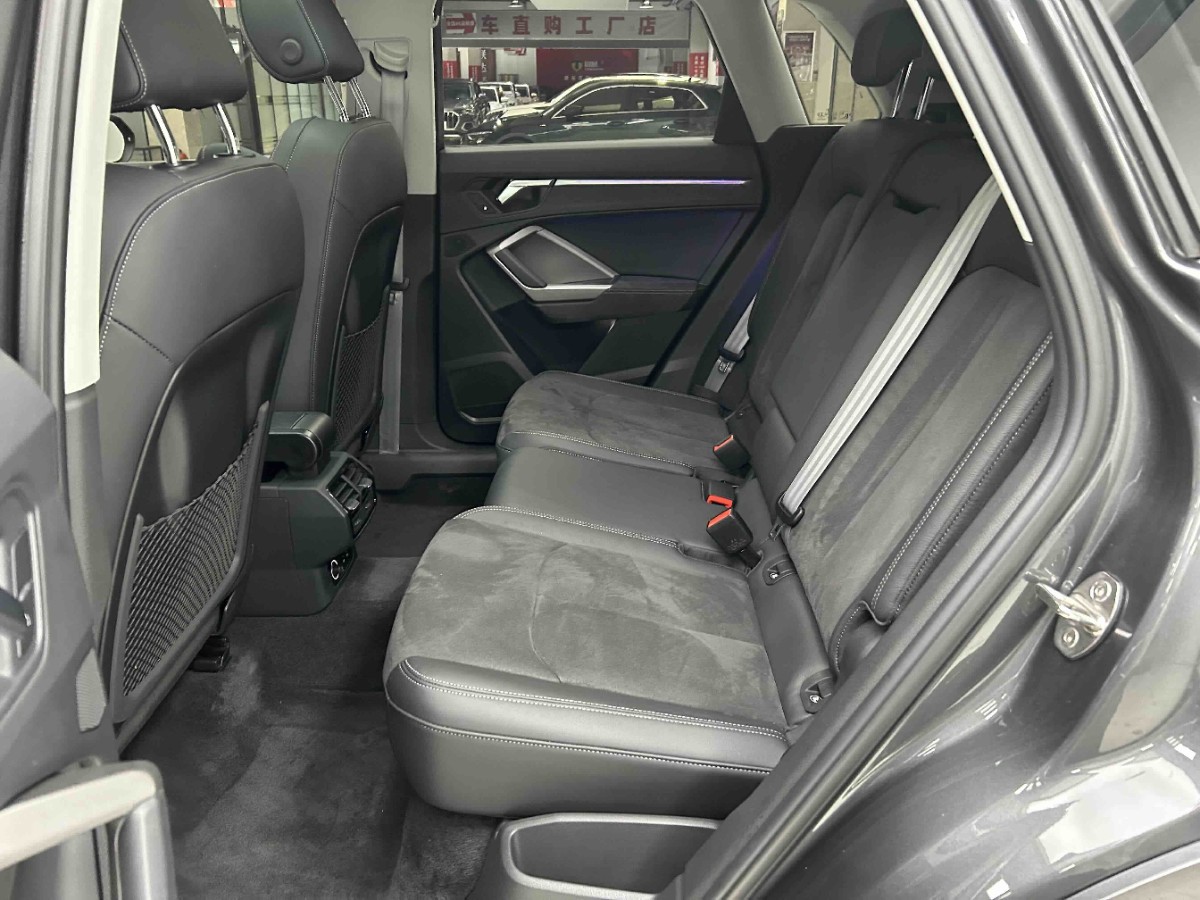 Audi Q3 2023 car image #4