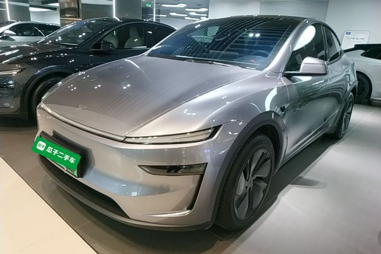 Tesla Model Y 2026 #2 Tesla Model Y 2026 car image #2