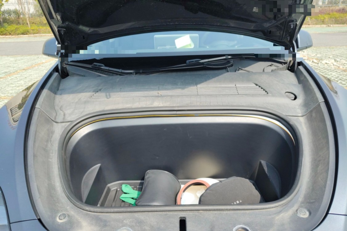 Tesla Model Y 2024 car image #10