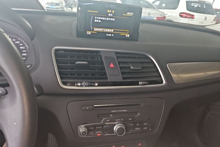 Audi Q3 2018 #13 Audi Q3 2018 car image #13