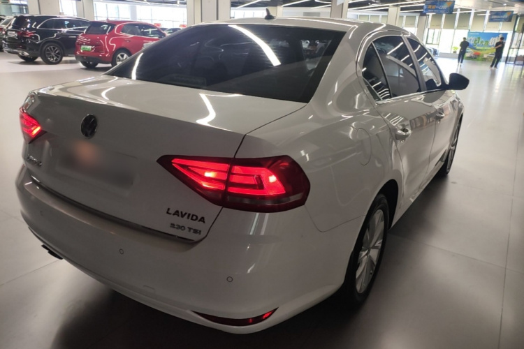 Volkswagen Lavida 2017 car image #7