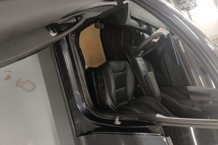 Tesla Model Y 2025 #16 Tesla Model Y 2025 car image #16