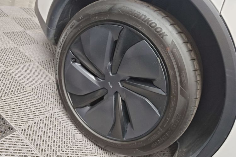 Tesla Model Y 2025 #10 Tesla Model Y 2025 صورة سيارة #10