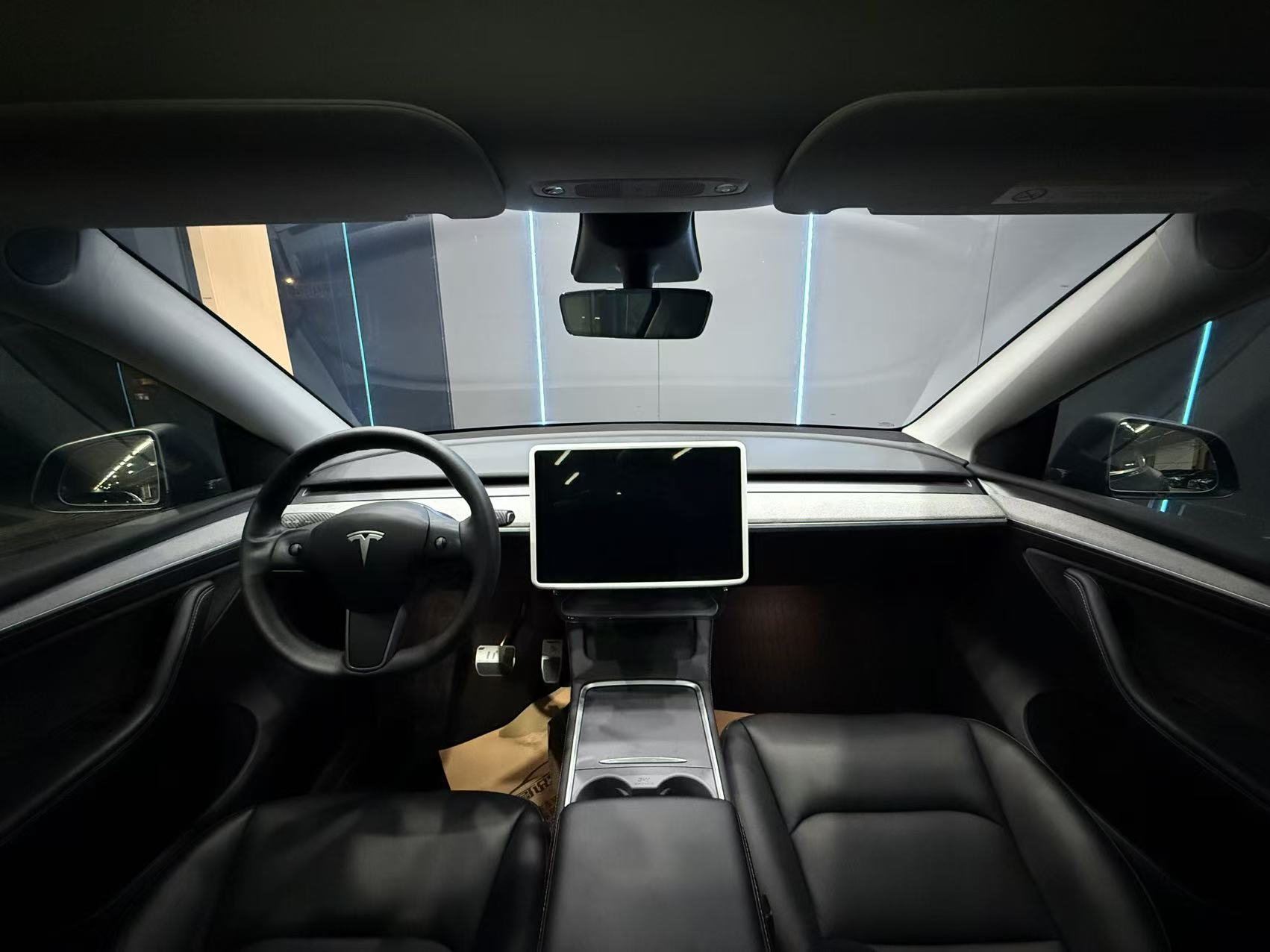 Tesla Model Y 2024 صورة سيارة #9