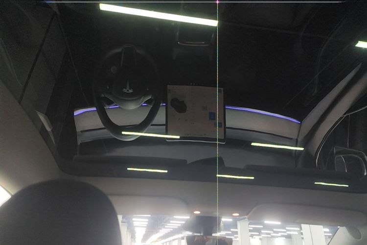 Tesla Model Y 2024 car image #20