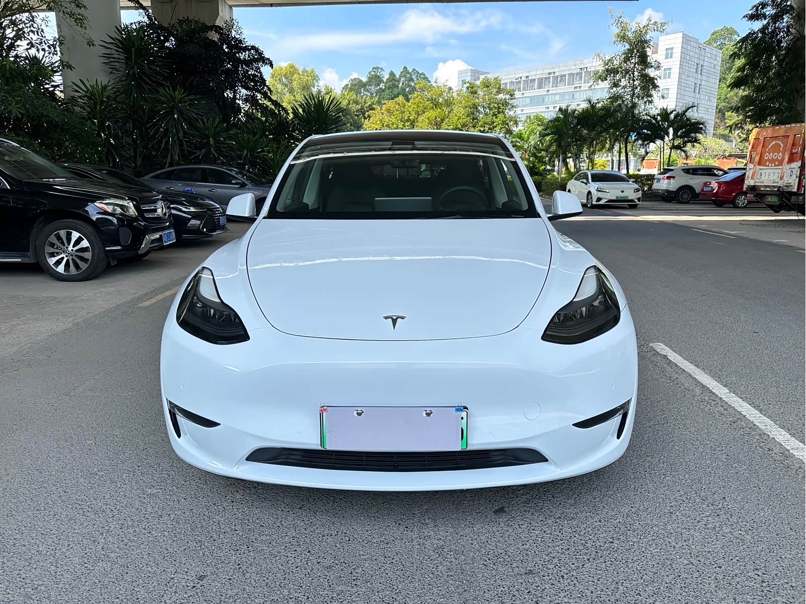 Tesla Model Y 2023 car image #8