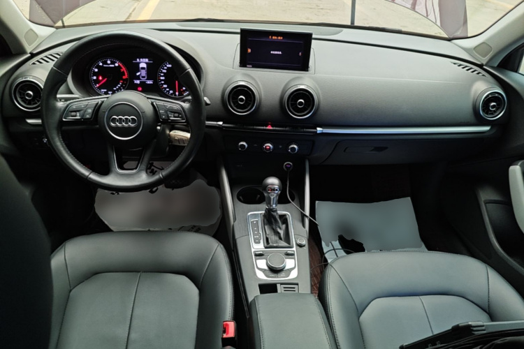Audi A3 2018 car image #10