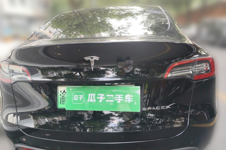 Tesla Model Y 2022 car image #4