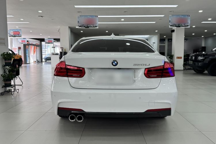 BMW 3 Series 2018 #5 BMW 3 Series 2018 car image #5
