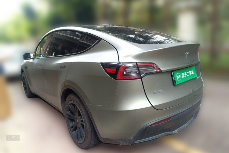 Tesla Model Y 2023 #5 Tesla Model Y 2023 car image #5