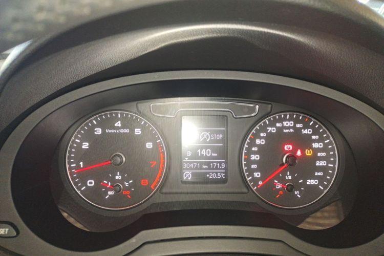 Audi Q3 2019 imagem de carro #12