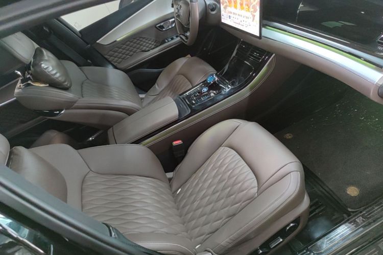 BYD Han 2024 car image #24