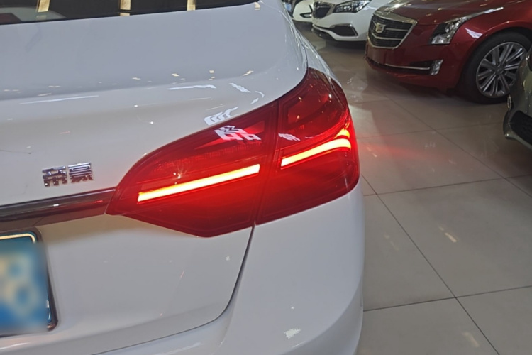 GEELY Emgrand 2018 car image #8