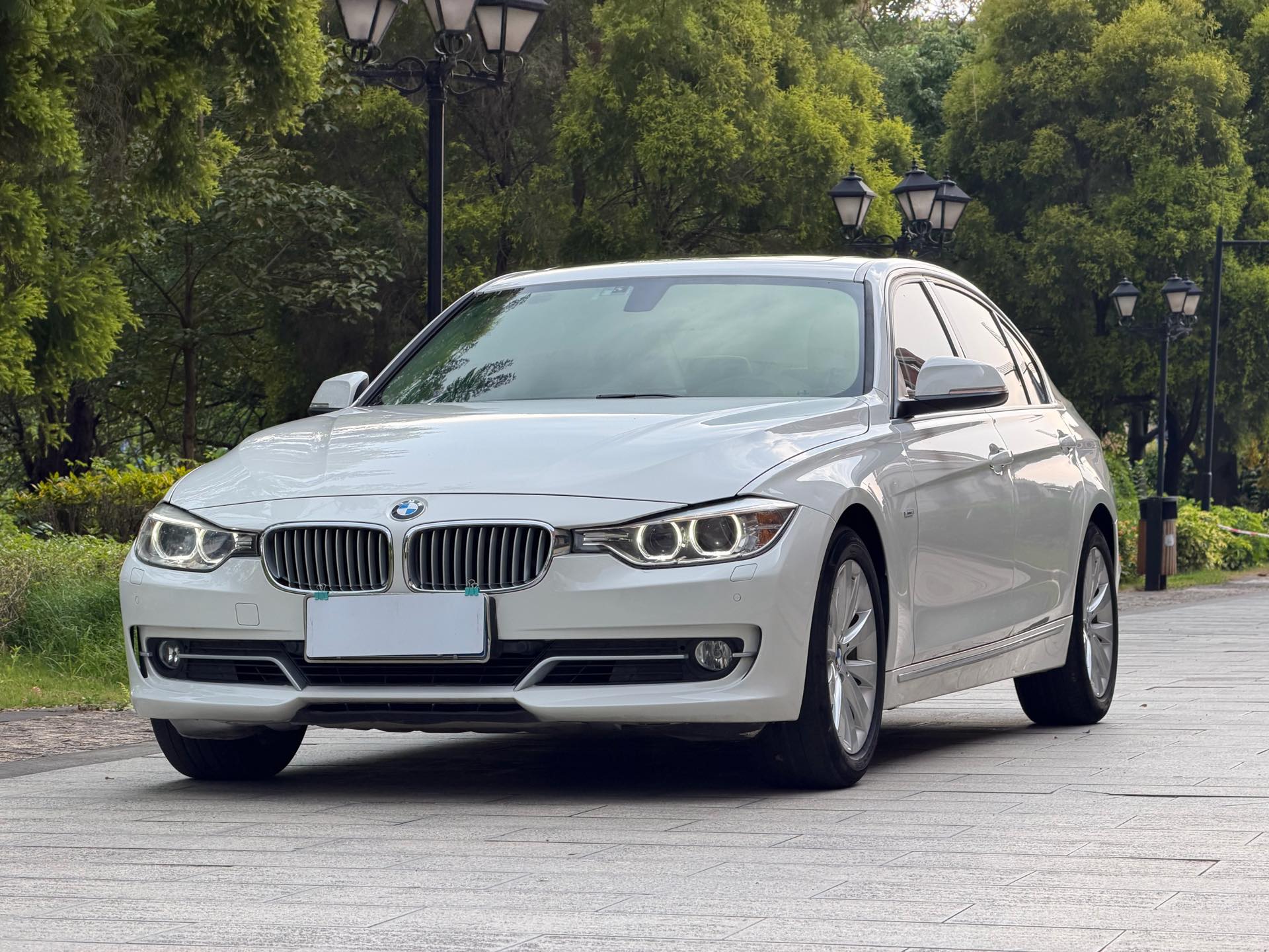 BMW 3 Series 2013 car image 
