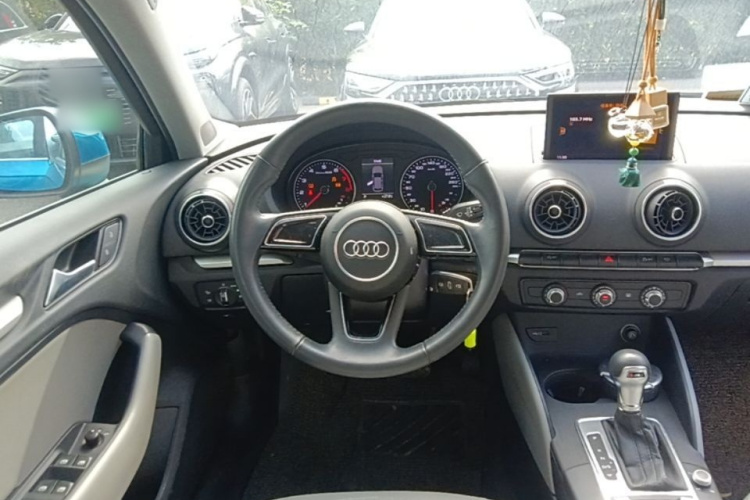 Audi A3 2017 car image #12