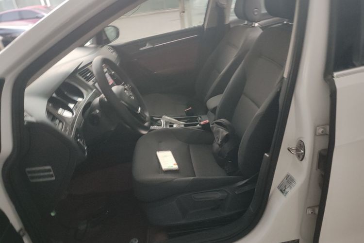 Volkswagen Golf 2015 car image #15