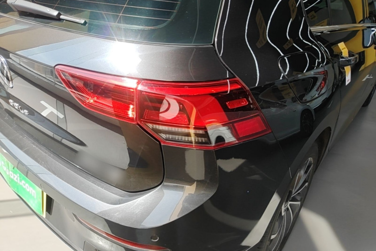 Volkswagen Golf 2021 car image #8