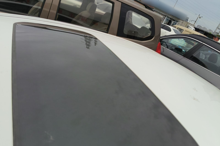 GEELY Emgrand 2019 #25 GEELY Emgrand 2019 car image #25