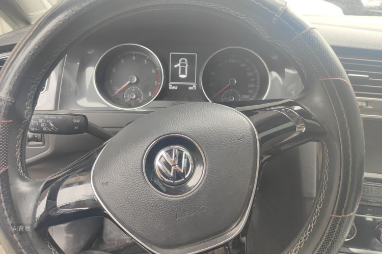 Volkswagen Golf 2017 car image #12