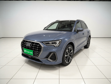 Audi Q3 2023 immagine di auto 