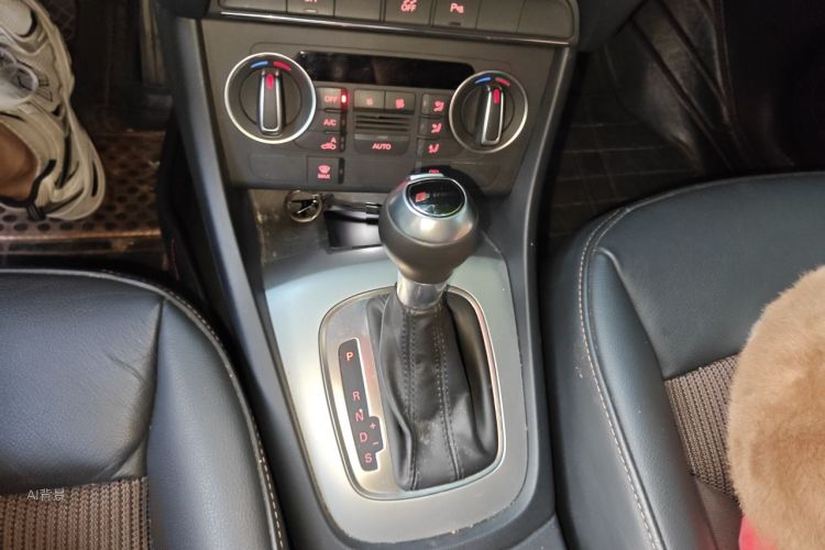 Audi Q3 2019 #16 Audi Q3 2019 car image #16