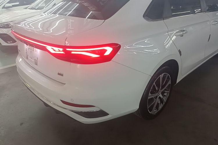 GEELY Emgrand 2022 car image #8
