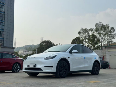 Tesla Model Y 2023 汽车图片 